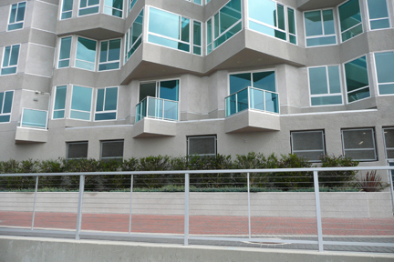 stainless steel cable railing with aluminum framed design